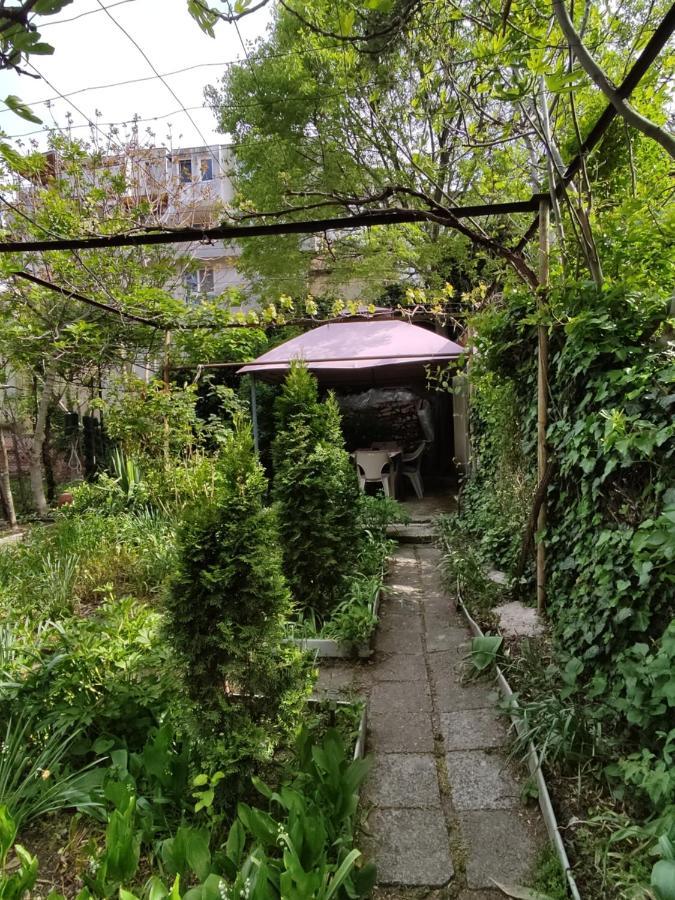 Етаж от къща с двор Apartment Бургас Екстериор снимка