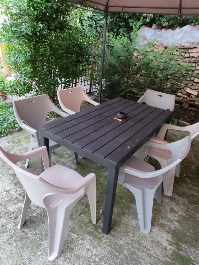 Етаж от къща с двор Apartment Бургас Екстериор снимка