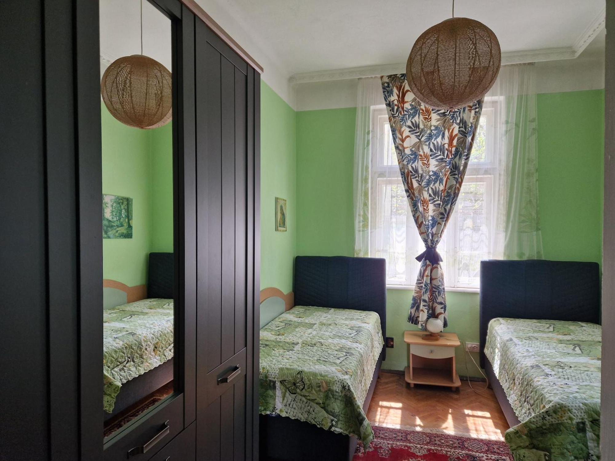 Етаж от къща с двор Apartment Бургас Екстериор снимка