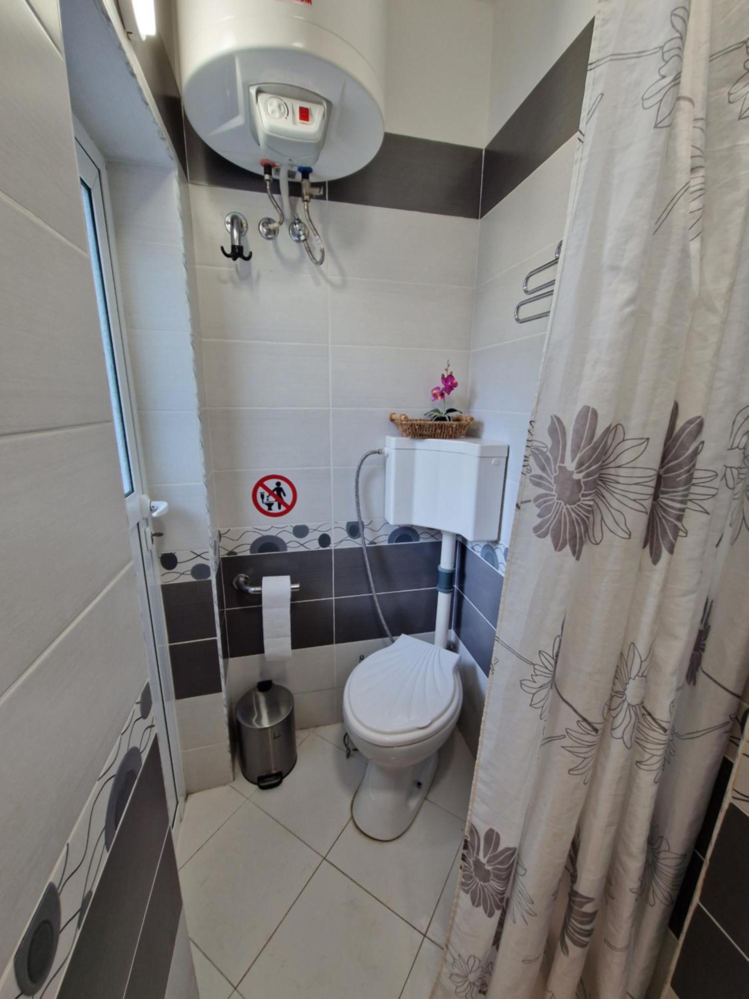 Етаж от къща с двор Apartment Бургас Екстериор снимка