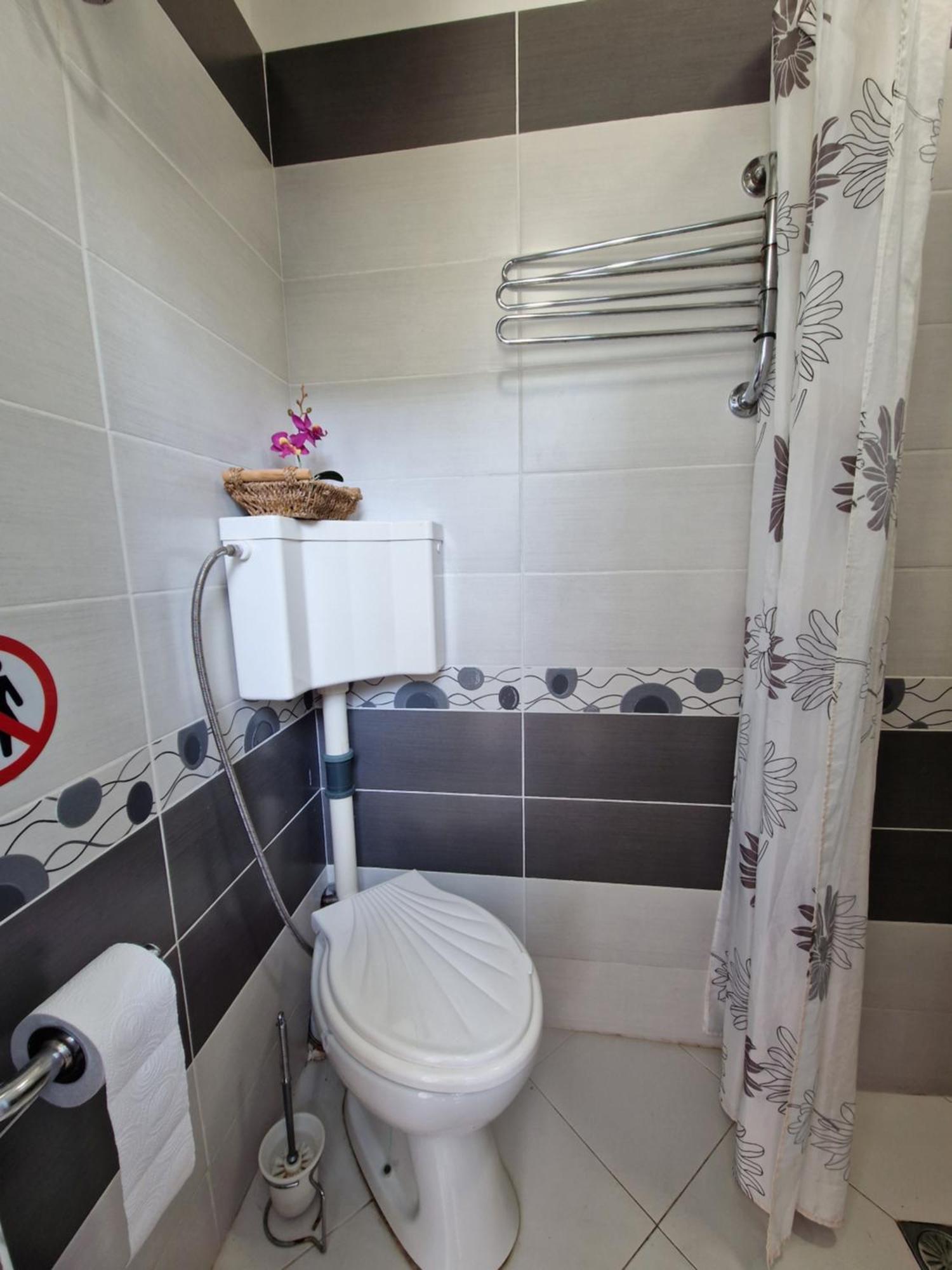 Етаж от къща с двор Apartment Бургас Екстериор снимка